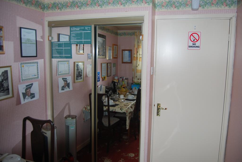 Mike & Carolyn Ball B&B Dudley Ngoại thất bức ảnh
